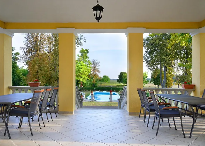 Boros Kastely Vendeghaz